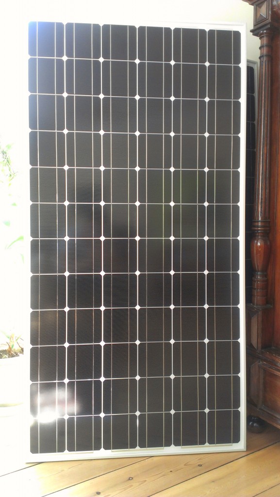 et billede af et solcellepanel